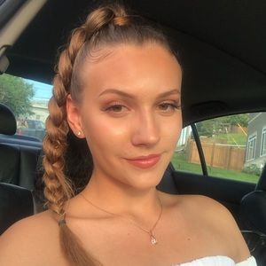 Meet your Posher, Marigona